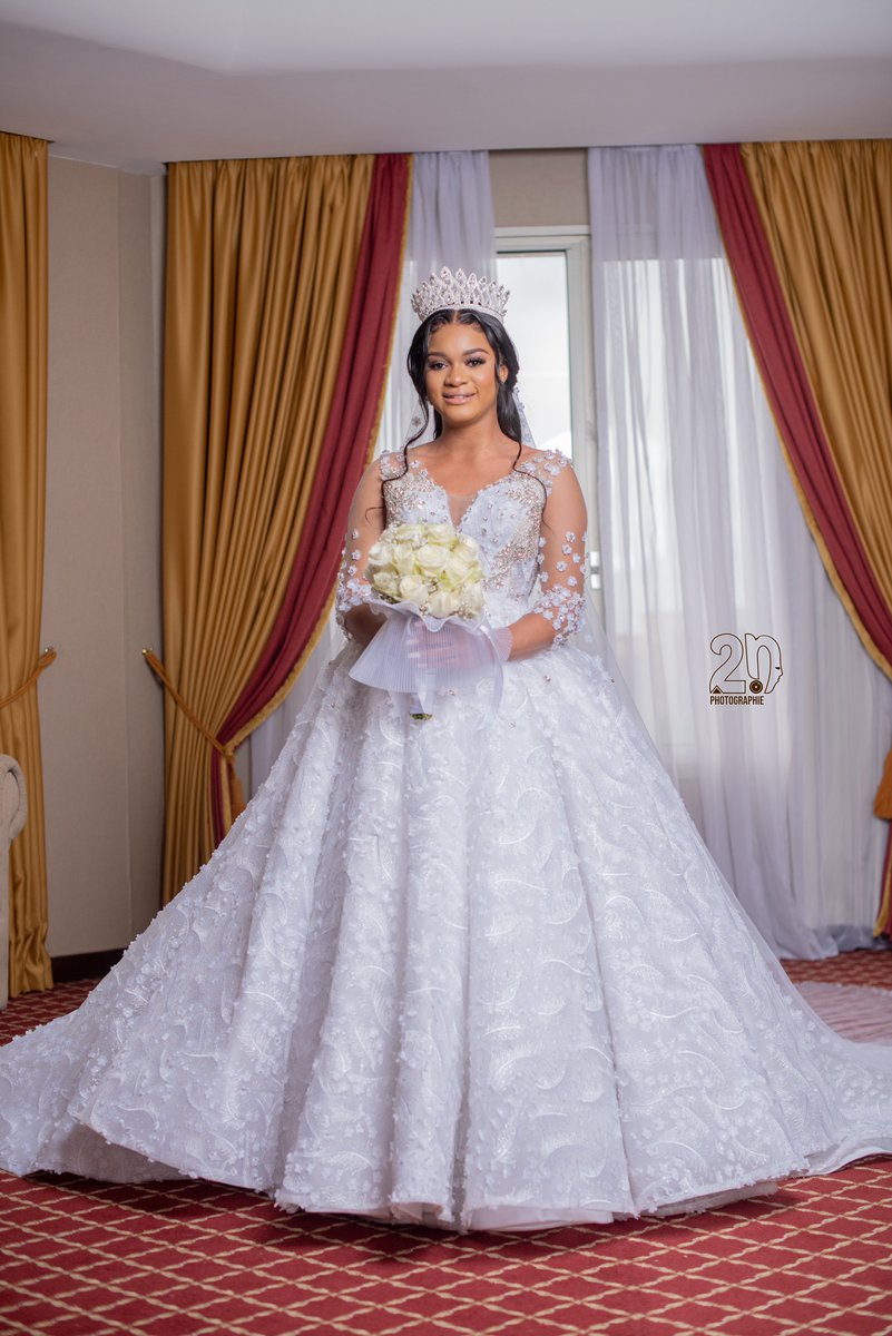 Dylan_Akame's tweet image. Merci au Couple AMOUGOU pour la confiance renouvelée. 
@2nPhotographie est depuis quelques années, photographe officiel de Monsieur Jean Pierre Amougou lors de ses déplacements officiels. C’est un honneur pour nous de couvrir en image ce mariage. 

#2NPhotographie #CamerDigital