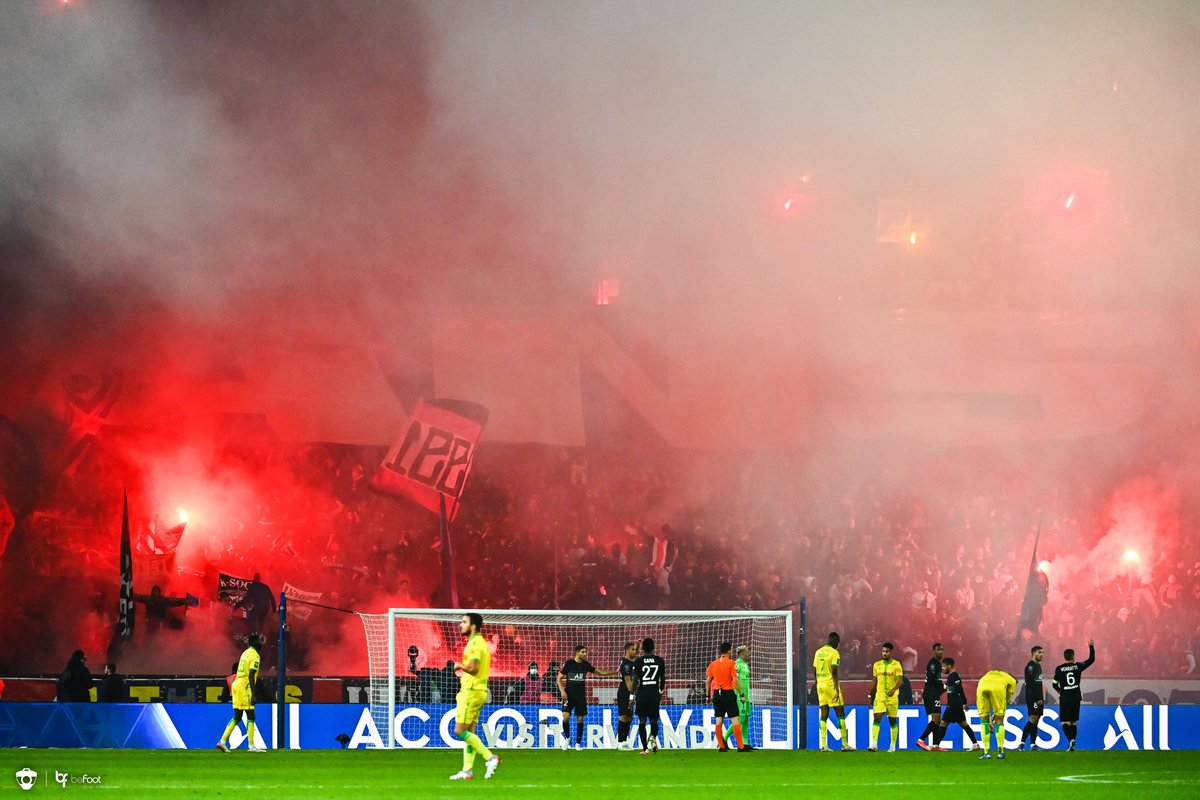 Grosse ambiance au Parc des Princes aujourd'hui pour les 30 ans du Virage Auteuil 🤯🔥 #PSGFCN