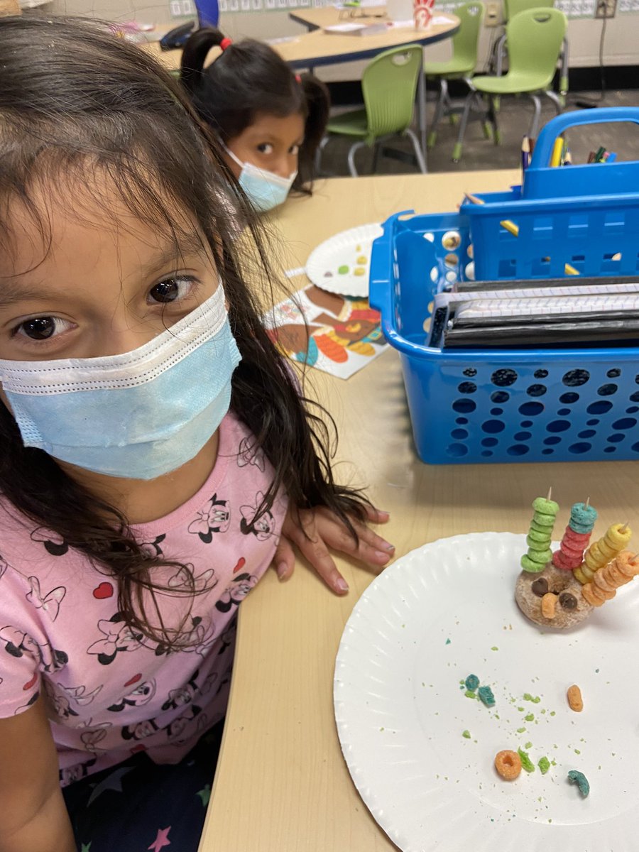Nelson_class's tweet photo. My scholars here at @hunley_park  are wishing everyone a Happy Thanksgiving!  By the way check out our cool turkeys!  @harden_stalcup https://t.co/l9Z0APtChS
