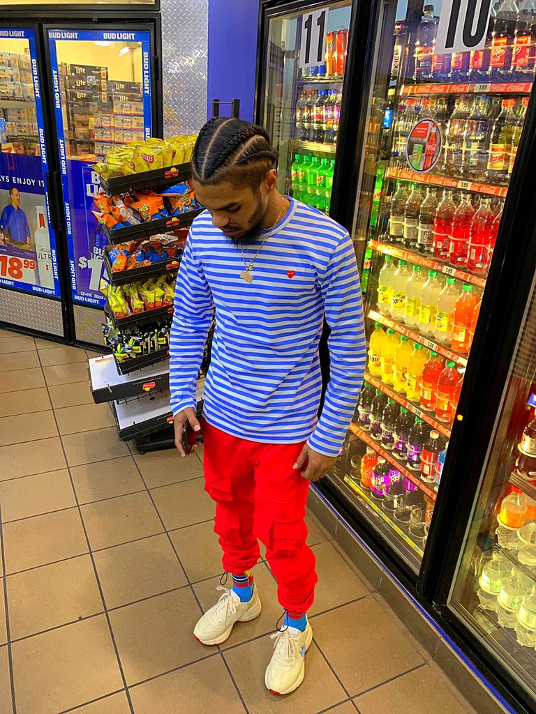 1PlayaPooh's tweet photo. I did this shit by myself I’m my big homie #25 🎂 https://t.co/9d3V4vAeYE