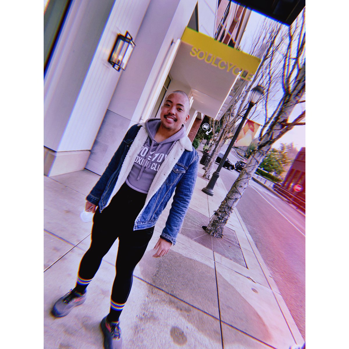 mattdelacruz's tweet photo. Saturday morning y’all! The day is just getting started. Shout out to Fabi for a fabulous SoulCycle class to start the day. Seize the day and weekend everyone 🔥❤️
#SoulCycle #RowdyBox #Fitness #FitnessMotivation #FitnessJourney #Exercise #SoberLiving https://t.co/W0WZ7hCaGB