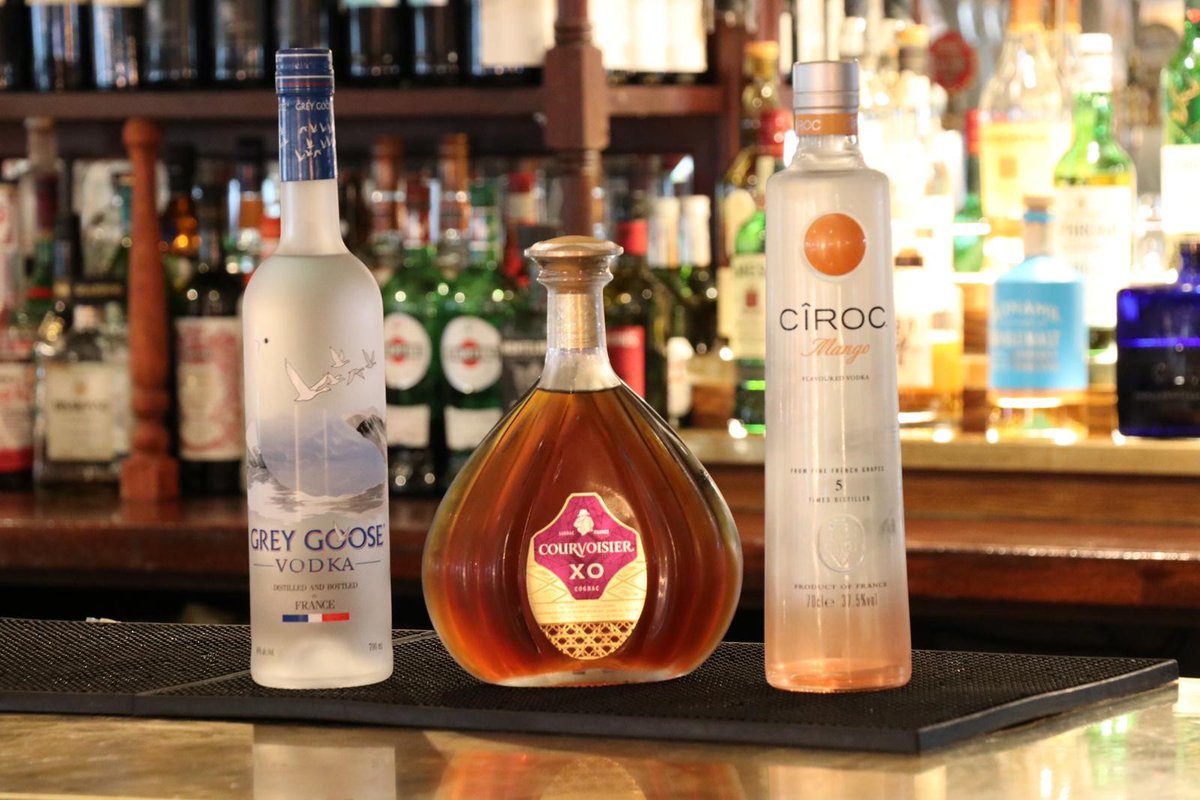As well as our amazing food, cocktails and wine ... We also have some amazing premium spirits available to order! 

#greygoose #courvoisierxo #cirocmango #premiumspirits #somethingforeveryone #alwaysanoccasion #canarywharf #westindiaquay #barsoflondon