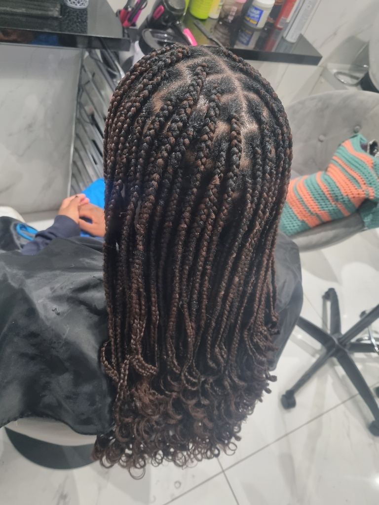 kutivz's tweet photo. Braids! Braids! Braids!
A great protective style 😋
Appointments available now
Tap the link in the bio to book your next appointment with us
#KeepItKutivz #KutivzKollection #braidstylist #ipswichbraids #suffolkbraids #blackownedbusiness #protectivestyles https://t.co/5aQyIp95jy