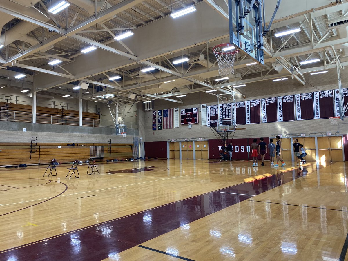 _TomKeller's tweet image. The fountain of youth is rich for Windsor HS (CT). Headlined by imposing wing duo of high-major ‘24 recruit Tyler Betsey &amp;amp; classmate Rashawn Tibby. Flanked in the backcourt by ‘24 Anthony Williams budding frame + all-around game, ‘24 Quinton Floyd’s change-of-pace attack