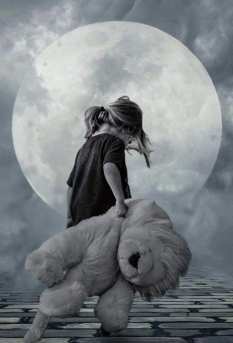 'La Luna, esta llena de miradas que se perdieron buscando una respuesta' 🌜 Buenas noches. 💗