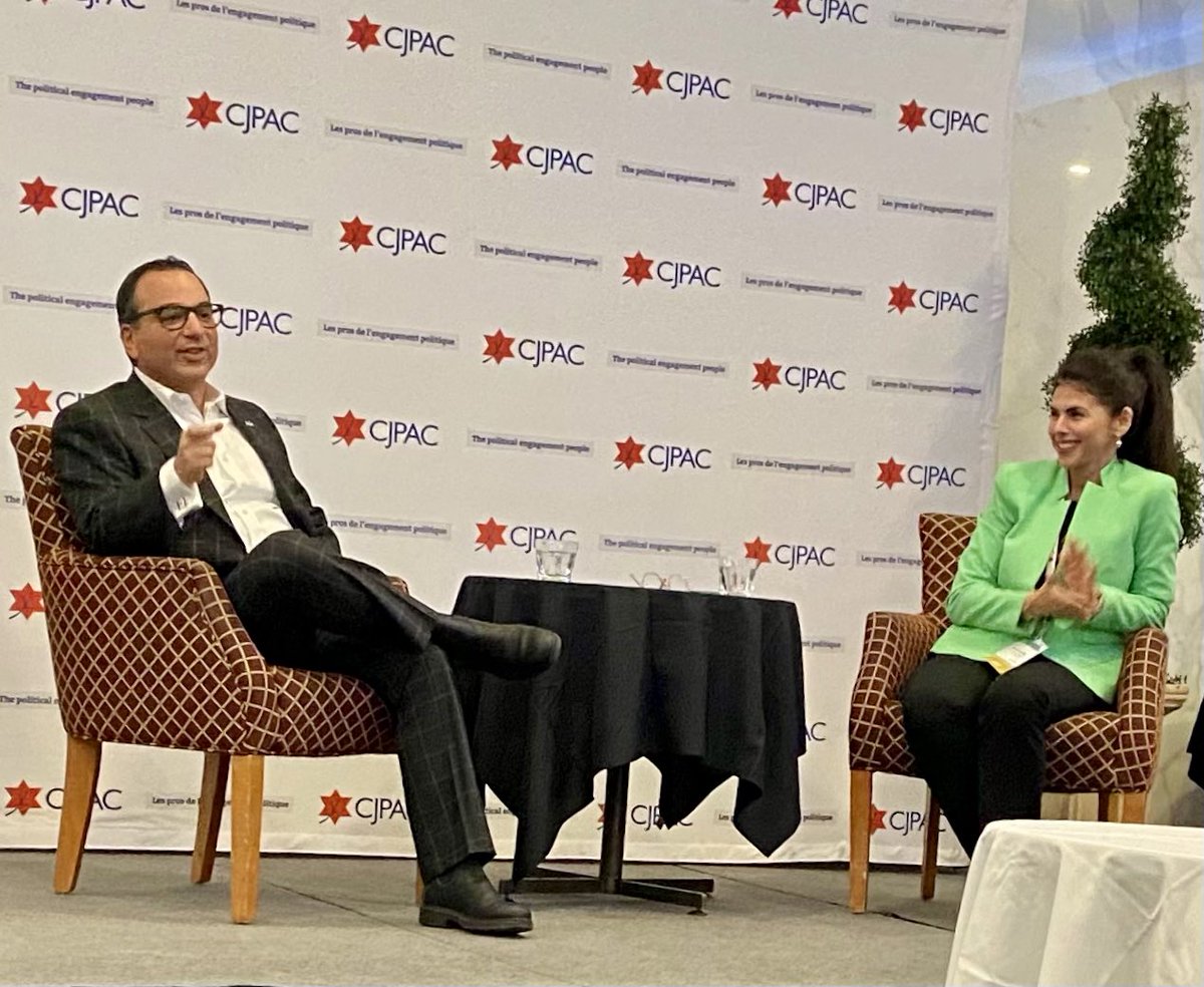 LevittMichael's tweet photo. Thrilled to join a full house at the #CJPACFellowship Shabbat dinner last night and be interviewed by @arblitz about my journey as a Jewish MP. Inspiring to talk with so many of the fellows and learn about their passion for politics. Bravo @CJPAC; they are our future! #Fellows21 https://t.co/CKg5xKTLjU