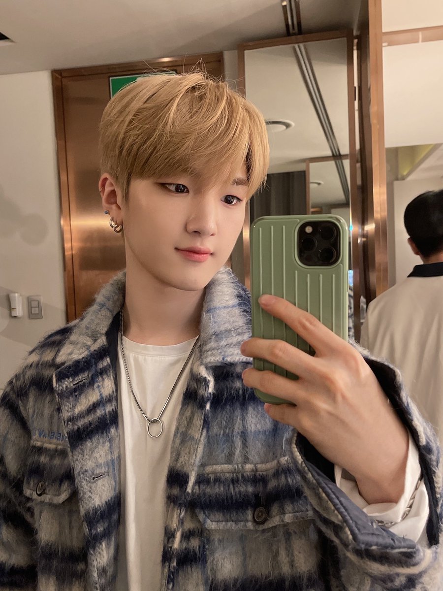 MHyunbinFrance's tweet photo. 🌕| 📸 | TWITTER
Traduction et photos du tweet de notre Hyunbin qui est heureux aujourd’hui et qui le sera demain aussi grâce aux Clues.💕
©️: @RAIN_Ciipher
#MoonHyunbin #HYUNBIN #문현빈 #PRODUCE_X_101 #CIIPHER #CPR #Pengbin🐧 #Ciipher_BLIND_Open
#싸이퍼에_콩깍지_껴버렸네 https://t.co/VCu5ssDIF8