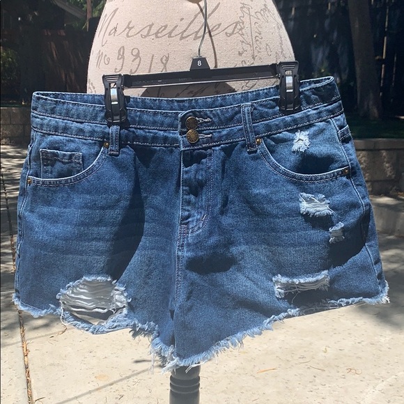 bgorhuff's tweet photo. So good I had to share! Check out all the items I'm loving on @Poshmarkapp #poshmark #fashion #style #shopmycloset #pinkvictoriassecret #meettheposher: https://t.co/GCer8sVlNq https://t.co/sn3gz54ELG