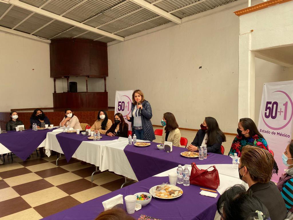 AnaLiliaHerrera's tweet photo. #Sábado con S de #Sororidad.

Nuestro Colectivo @50mas1edomex sigue creciendo: ¡un gusto reunirme con mujeres del norte de nuestro querido #EdoMéx! https://t.co/qDauXyeqUg