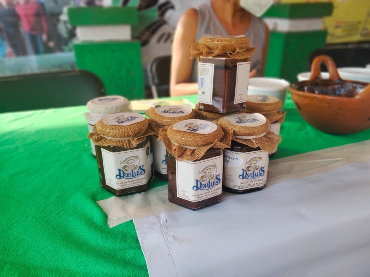 turismocdmx's tweet photo. ¡Festival #ViveMilpaAlta reúne a prestadores de servicios turísticos de la Alcaldía que te invitan a rutas gastronómicas, de aventura, historia y mucho más! 🤩

Ven a conocer #MilpaAlta y su tradición a través de increíbles experiencias! 😉

🌐 https://t.co/svjUN1XvaO https://t.co/nNX2UdNOrK