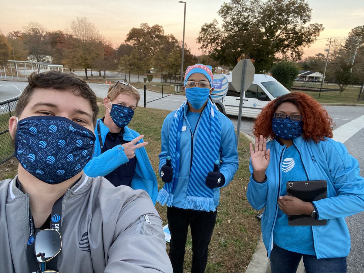 Getting out into the neighborhoods for Taylor,SC letting customers know they have the best internet! #attfiber #att <a href="/_Eric_Foxworth/">Eric Foxworth</a> <a href="/ATT/">AT&T</a>