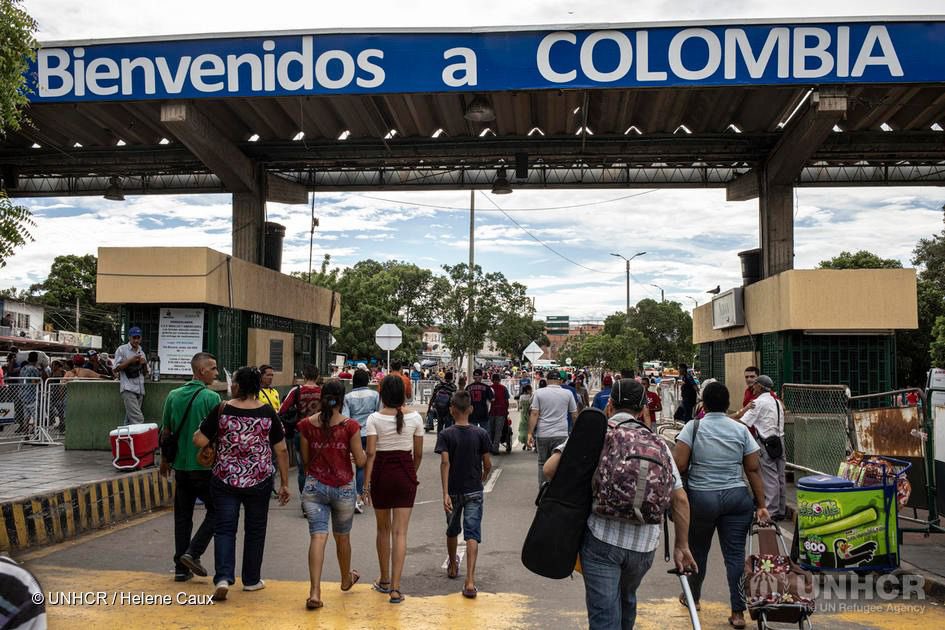 RaoufMazou's tweet photo. Despite the challenges it faces #Colombia is regularizing the stay of
over 1.8 million Venezuelan nationals who arrived in the past four years.

Their inclusion is seen as an opportunity for the country and ensures the respect of their rights. https://t.co/E49rNF60lS
