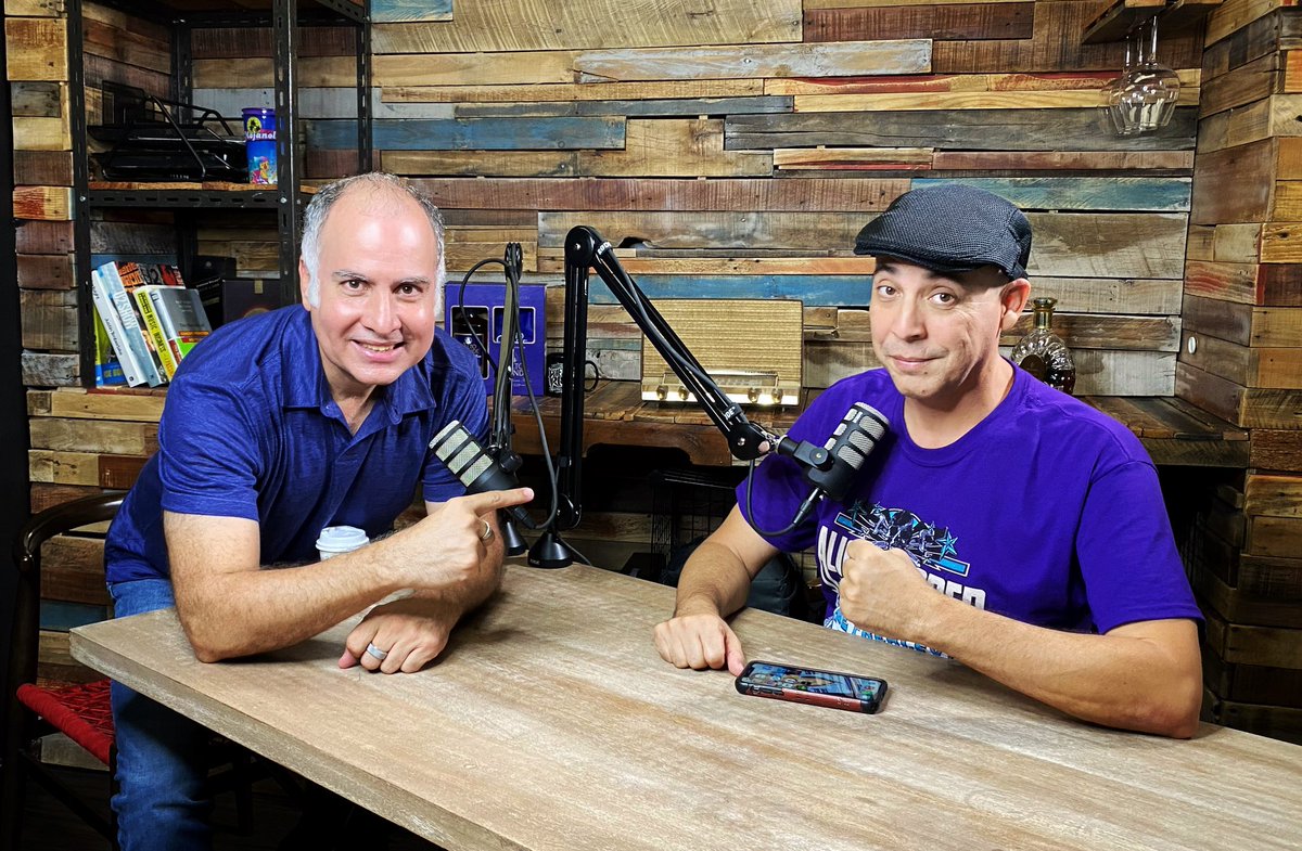 jameslynn's tweet photo. El fin de semana comenzó con una conversación poderosa entre café y buenas historias. 

@sparkofstudios / #podcasters @Transfor_Ortiz https://t.co/ESzSdBadYy