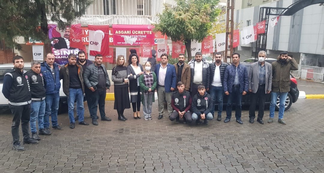 YusufZiyaUral's tweet photo. Bugün ilçe Binamızda Bizi Ziyaret Eden, (TMMBMED) TOPLUMSAL MADDE VE MADDE BAĞIMLILIĞI İLE MÜCADELE EĞİTİM DERNEĞİ Karaköprü ilçe başkanı Bakır Babacan Haliliye İlçe Başkanı Orhan Tek Ve Yönetimlerine Çok Teşekkür Ediyoruz.. https://t.co/uPvDEol9h1