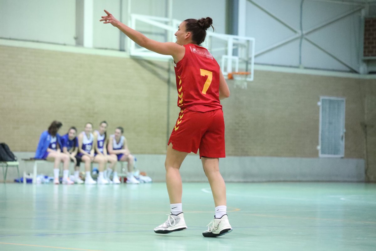 UCAMMurcia's tweet photo. 🔚 ¡FINAL DEL PRIMER CUARTO! 

🏆 J6 PRIMERA NACIONAL 
🏀 @UCAMMurcia @Urdecon_ 2️⃣1️⃣
🏀 @ADEliocroca 1️⃣7️⃣

🔥 A ver quién para a @AngelaGH15, que ha empezado como un tiro el partido: 4/4 en T3 para 12pts. 

⚔️ #UCAMMurciaUrdeconADEliocroca https://t.co/30DYT5IfxK