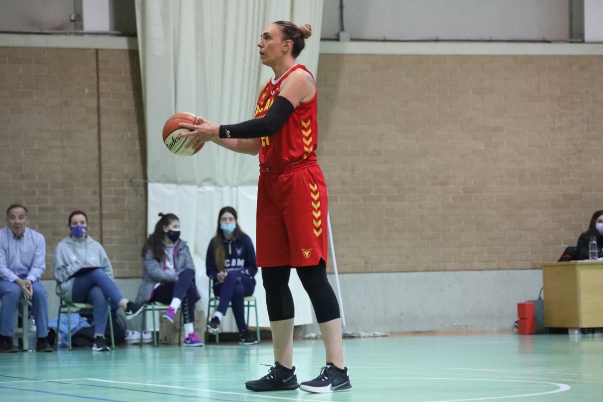 UCAMMurcia's tweet photo. 🔚 ¡FINAL DEL PRIMER CUARTO! 

🏆 J6 PRIMERA NACIONAL 
🏀 @UCAMMurcia @Urdecon_ 2️⃣1️⃣
🏀 @ADEliocroca 1️⃣7️⃣

🔥 A ver quién para a @AngelaGH15, que ha empezado como un tiro el partido: 4/4 en T3 para 12pts. 

⚔️ #UCAMMurciaUrdeconADEliocroca https://t.co/30DYT5IfxK
