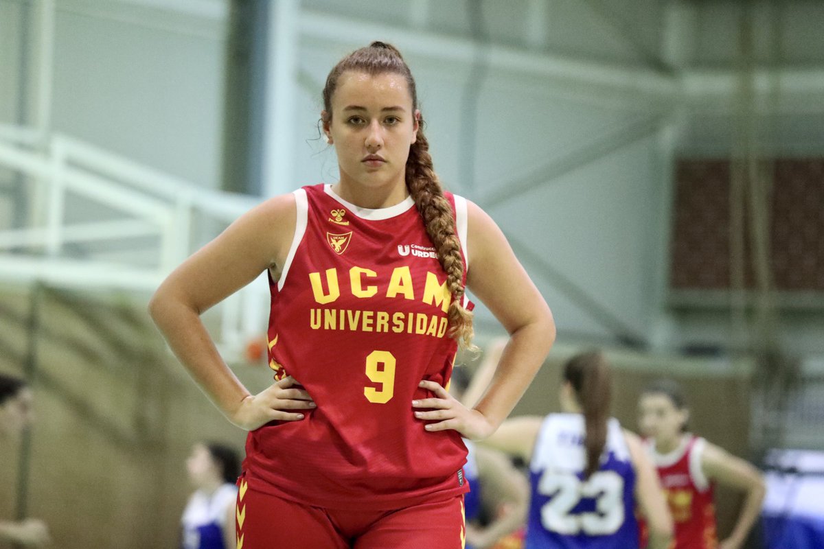 UCAMMurcia's tweet photo. 🔚 ¡FINAL DEL PRIMER CUARTO! 

🏆 J6 PRIMERA NACIONAL 
🏀 @UCAMMurcia @Urdecon_ 2️⃣1️⃣
🏀 @ADEliocroca 1️⃣7️⃣

🔥 A ver quién para a @AngelaGH15, que ha empezado como un tiro el partido: 4/4 en T3 para 12pts. 

⚔️ #UCAMMurciaUrdeconADEliocroca https://t.co/30DYT5IfxK