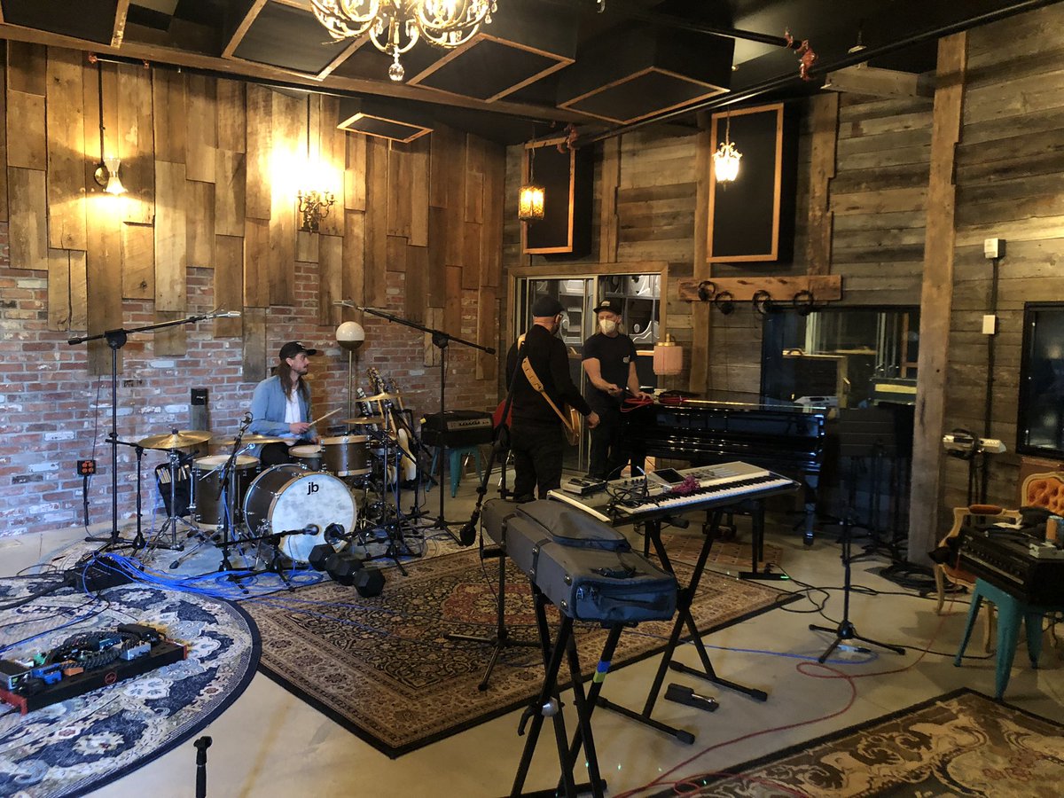 Recording right now with Utoria at No Fun Club Studio. Great music and a studio with gear unlike anything within a 1000 miles of Winnipeg.