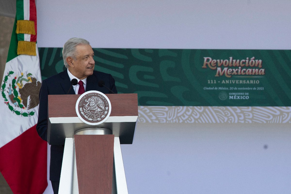 La expresión revolucionaria "Por el bien de todos, primero los pobres",  implica atender la justicia social de abajo hacia arriba. La verdadera democracia es igualdad de oportunidades, el fin de toda opresión y alcanzar el ideal de una sociedad justa e igualitaria.