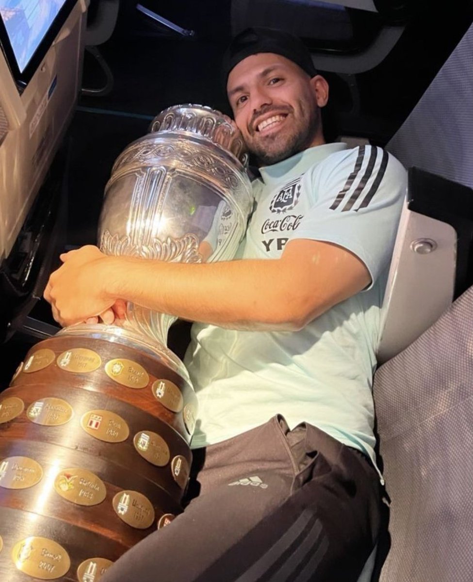 EXIJO QUE EL KUN VAYA A QATAR SIENDO PARTE DEL CUERPO TECNICO