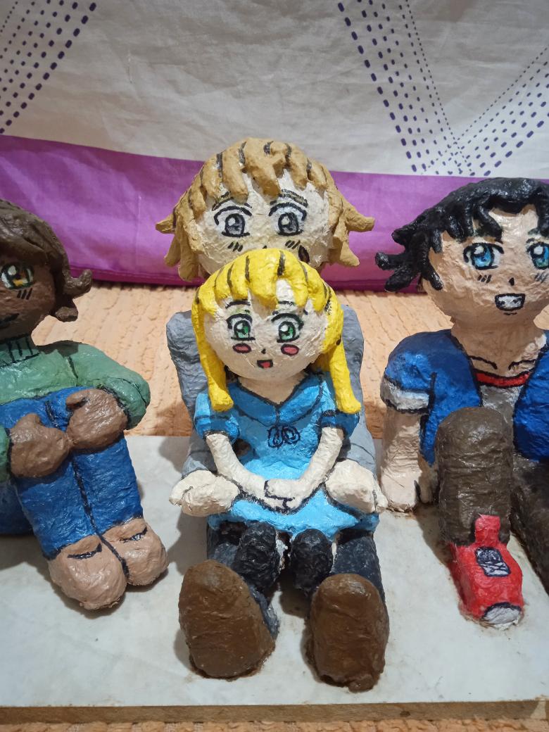 yumew1996's tweet photo. @_brunopique_  esculturas ,de los personajes que adoro en el juego de Madrid Zombie ☺️😍 https://t.co/z696MXZj0O