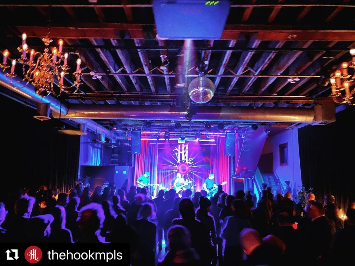KordaRecords's tweet photo. Beautiful Korda evening @TheHookMpls 💫@MuskellungeMpls #thehangups #deeppool https://t.co/wE2S8GCXFJ