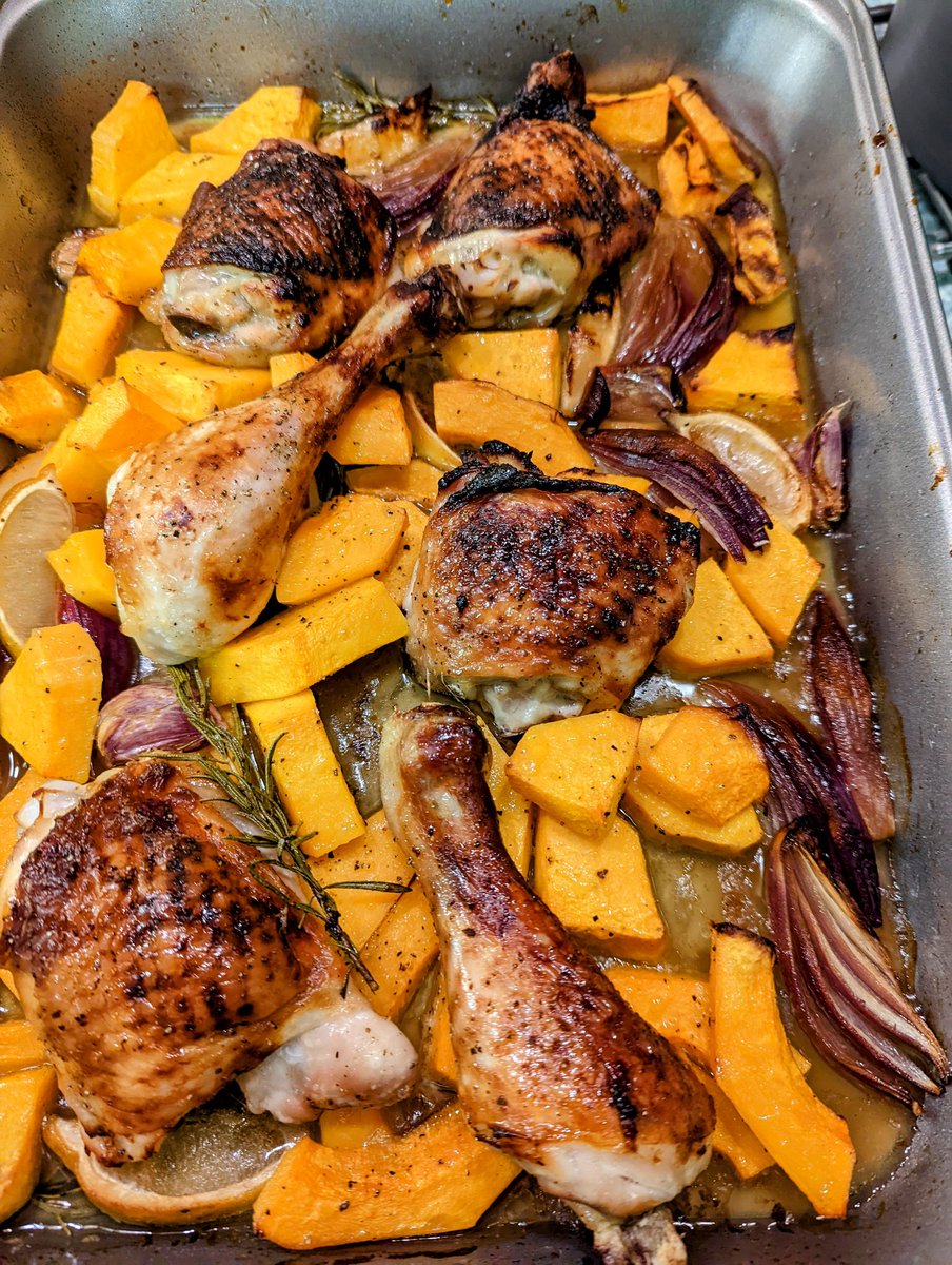 Chicken tray bake tonight #food #foodporn #homecooked #IMadeThis #homemade #fresh #foodforce #chicken #squash #onion #lemon #traybake