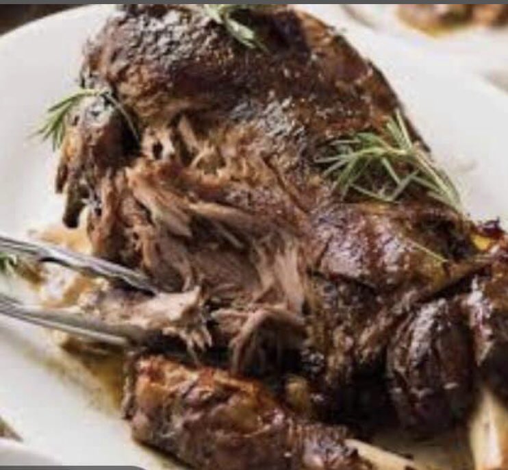 We are now serving Sunday Roasts!  A choice of 3 meats, chicken, lamb and beef. Served with crispy roast potatoes and fresh vegetables. All served with homemade gravy! Book now on 07557472285 or 01676248143 #roasts #sunday #balsallcommon #homemade