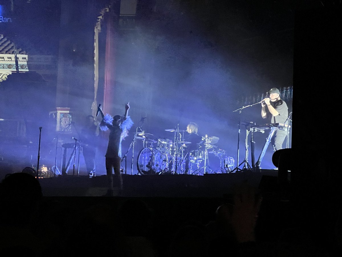 OneForkShort's tweet image. Great show last night @doksan @CHVRCHES