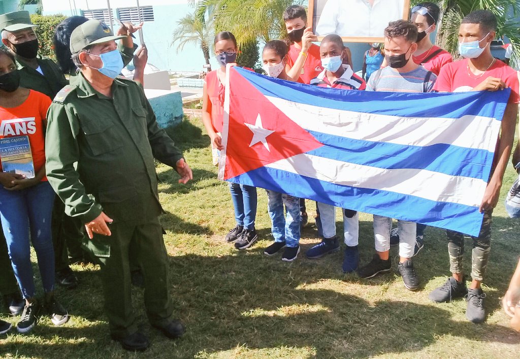 Gob_StgoDeCuba's tweet photo. 🇨🇺 Desde el barrio también se garantiza la defensa de la Patria. Así lo demostró hoy la comunidad "30 de Noviembre" de #SantiagodeCuba durante los ejercicios de preparación del pueblo en el Día Nacional de la #Defensa. #CubaVive

@BeatrizJUrrutia @RamnMonte1 @MedinaOdexa https://t.co/Ql6VqTHgnl
