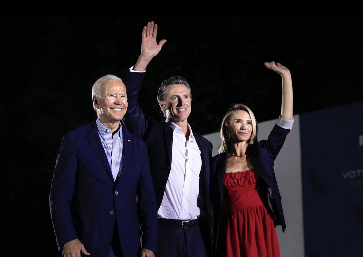 GavinNewsom's tweet photo. Happy birthday @POTUS!! @JenSiebelNewsom and I are so grateful for your leadership. https://t.co/IOcuEjRC3z