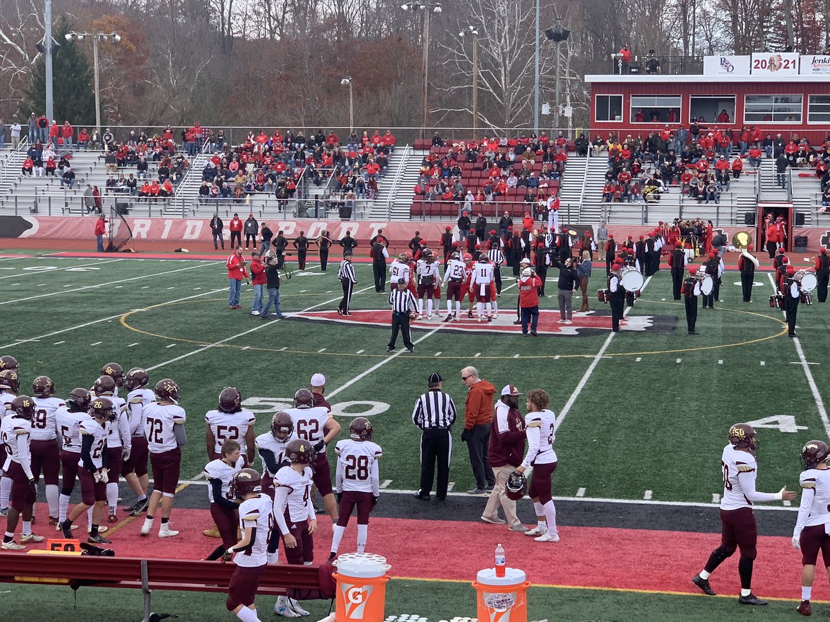 BradCooperFSP's tweet photo. 🏈🏈GAME TIME🏈🏈
Let’s get it @FirstStatePreps 2022 QB @_sammy__Roberts and @JHSCougarsFB!!!
#FIRSTSTATEPREPS
#COUGARNATION #RestoreTheRoar
#BeatBridgeport https://t.co/DcTtFn0snw