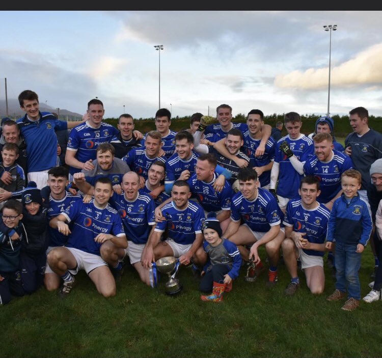 iggyoregan's tweet photo. Big ball is the way to go , great to finish off the year with a cup o and the young lads would want to start doing a bit of running these legs ain’t getting younger I tell ya . 🤪🤪🤪 @MountSionGAA @AussieGleeson @nickymac14 @StephenRoche8 @lukeob66 #puntpass #handpass #easygame https://t.co/m9TPDALPOb