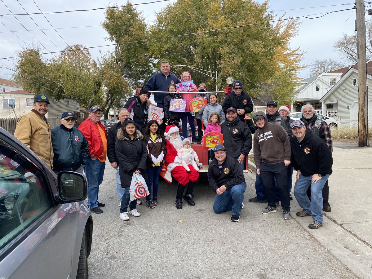 Christmas is back for Local 2. Our toy parade was a great success, with Santa as our special guest! Thankyou to all who volunteered and for those who gave. #local2cares