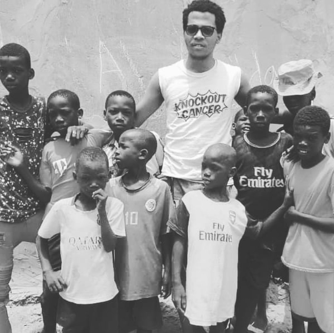 Rahim_Elhad's tweet photo. Comment pourrons-nous dormir sur nos deux oreilles? Pendant que dans le silence de la nuit des anges crient Et que le soleil semble éclairer tout le monde. Sauf ces enfants
Sommes-nous sourds?
Ou par mépris, négligence ou insensibilité nous faisons semblant?
#DroitsdelEnfant https://t.co/DNtiaNuaQg