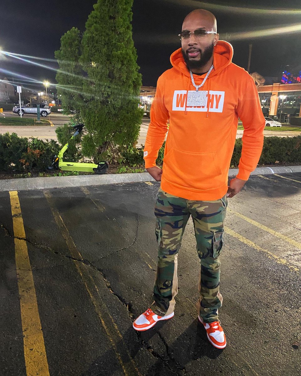 BaldJesusFareal's tweet photo. Wealthy bouta start back applying pressure. @GoodWealthy https://t.co/fAKTLQCeci