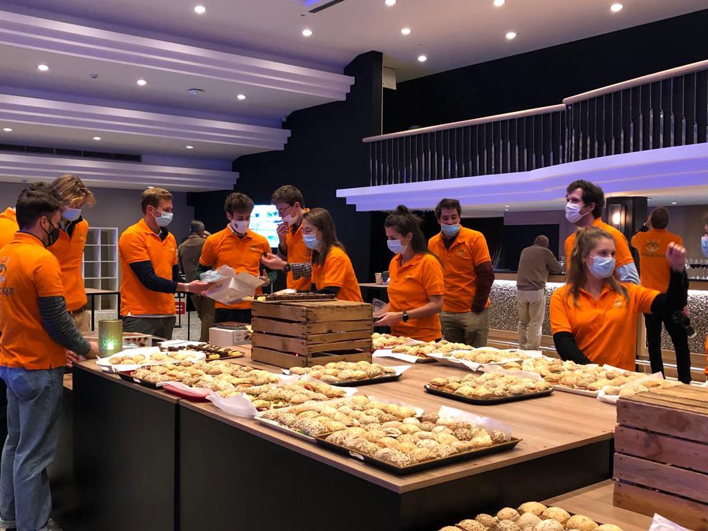 TMB_CD's tweet photo. Fidèle partenaire de #COMEQUI, association active auprès des #agriculteurs et #caféiculteur du #Kivu, la TMB accompagnait l’association qui proposait un fabuleux spectacle de #mentalisme à #Bruxelles #Belgique #RDC https://t.co/d3hTnetkdW