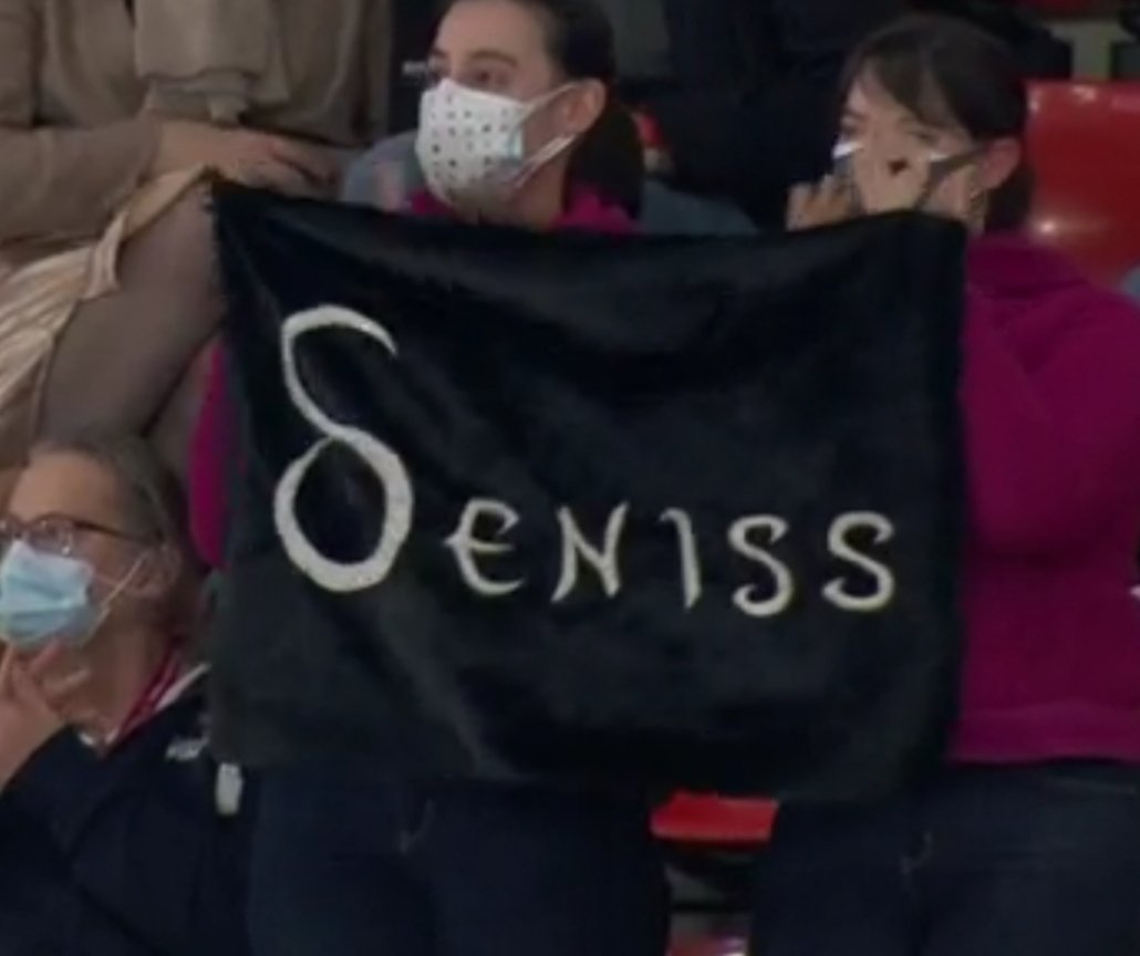 ramonateam's tweet photo. Мне кажется, или написано Seniss? Как Stephane+Deniss 🤔 https://t.co/HNpf8tmLDs