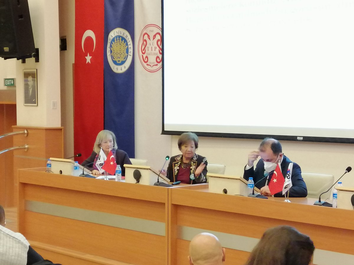KorevAnkara's tweet photo. 20 Kasım #çocukhaklarıgünü çerçevesinde her çocuğun en temel hakkı olan sevgi dolu bir ailede yaşama hakkını elde etmeleri yolunda sarf ettiğimiz gayretimize bir yenisini daha ekledik ve Çocuk Hakları Bağlamında Koruyucu Aile Çalıştayımızı düzenledik. https://t.co/QwpGzeT2QS