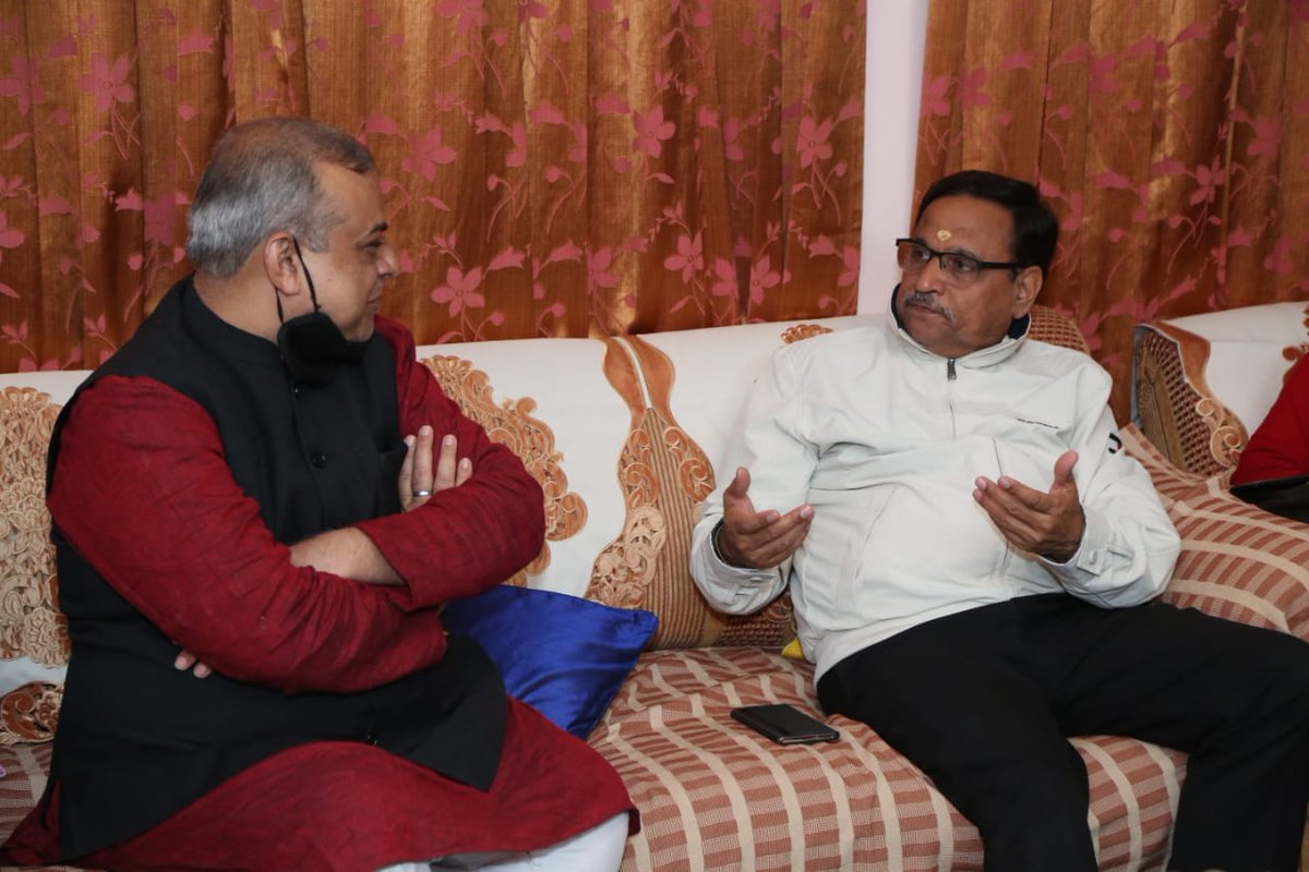 राजस्थान के दिग्गज राजनेता डॉ महेश जोशी जी को कैबिनेट मंत्री बनाये जाने की घोषणा का विप्र फाउंडेशन स्वागत करता है। डॉ जोशी जी को अग्रिम बधाई। <a href="/DrMaheshJoshimp/">Dr. Mahesh Joshi</a>