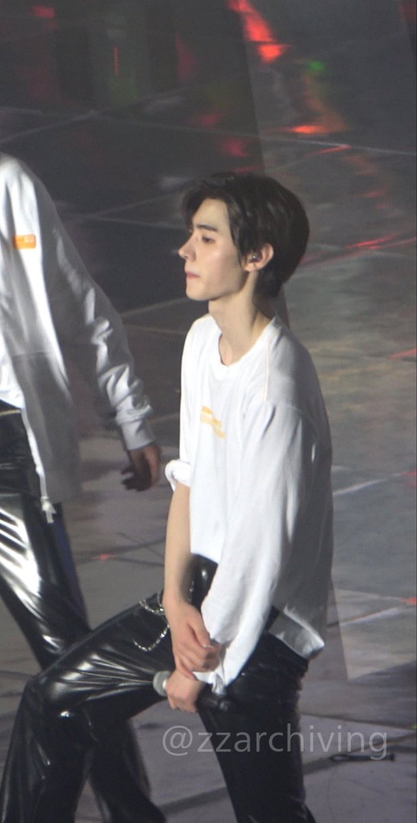 fernhoon_12's tweet photo. หล่อจนแทบไม่อยากจะเชื่อว่ามนุษย์เราจะสามารถหล่อได้ขนาดนี้ https://t.co/81bCwrYvg7