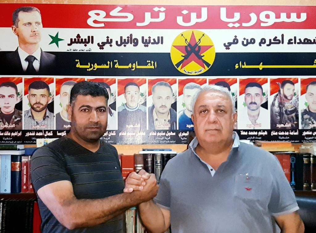Syrianresistan2's tweet photo. ابو عمر مدير مكتب المقاومة السورية في حماة وريفها مع الأمين العام للجبهة الشعبية لتحرير لواء اسكندرون الاستاذ علي كيالي 

Syrian_resistance ✌ https://t.co/NIkLaELb8J