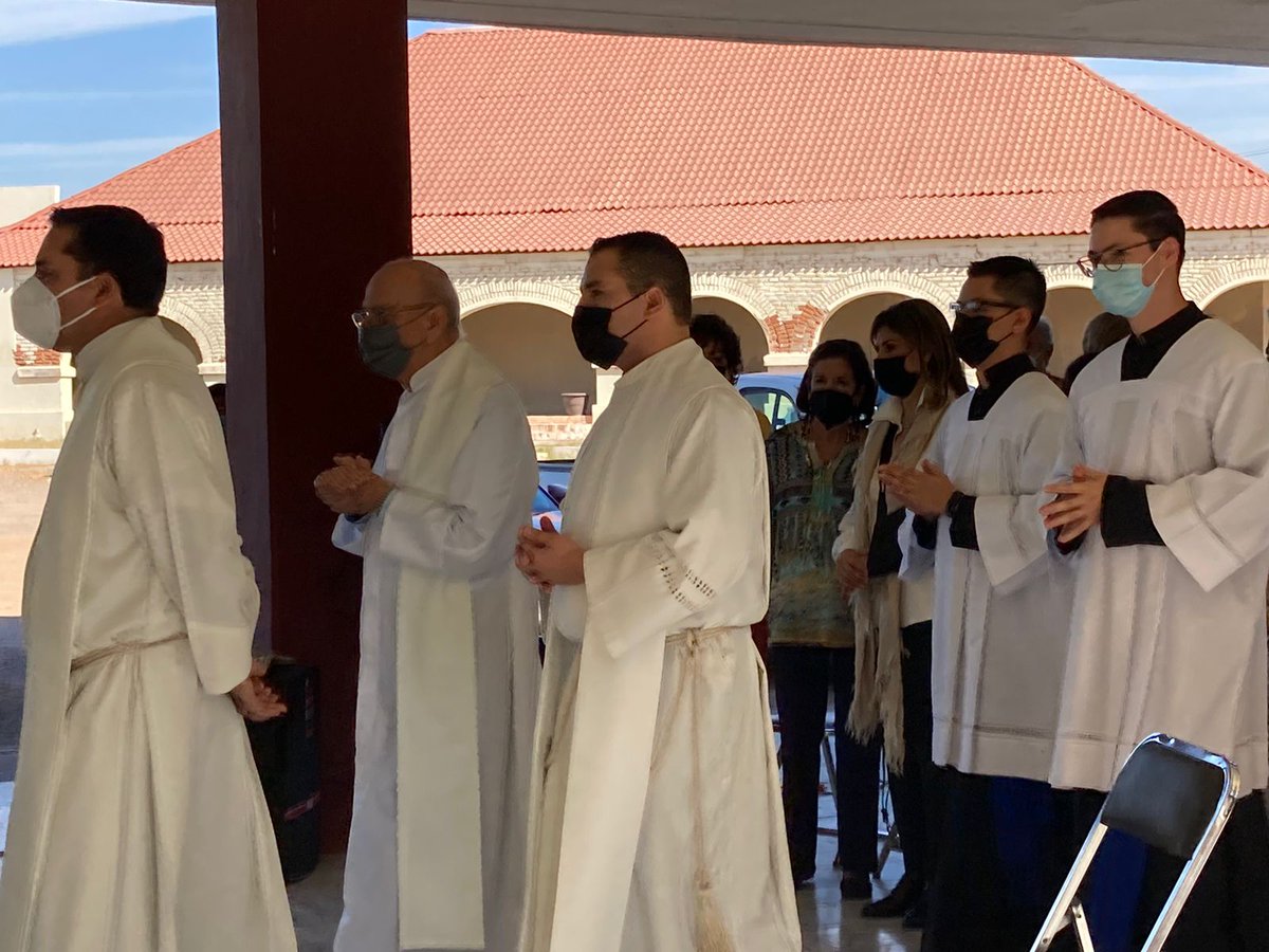 TribunaSonora's tweet photo. Seminario de #CiudadObregón festeja 60 años de formación de sacerdotes. Donde deis nuevos seminaristas tendrán la imposición de sotanas; son tres de Ciudad Obregón y tres de #Nogales ⛪

@SemiObregon

#Sonora https://t.co/XRJE4lfqNs