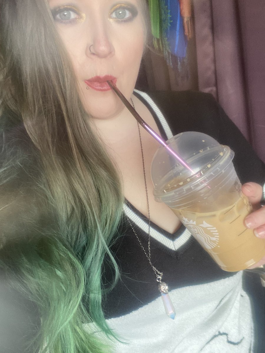 SporadicJills's tweet photo. I went a picked up groceries and returned a thing. Adults means you can get coffee right? This Creme Brulรฉ Frap from @starbucks is delicious. Get it with Oat Milk. #starbucks #metalstraw https://t.co/y2aeUvqvwy