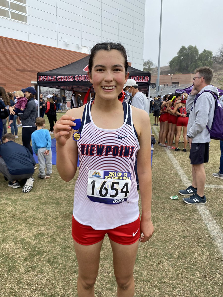 ViewpointSports's tweet photo. JiaLian Mackey ran 17:55.7 to win the Division 5 Girls race! #GoPatriots https://t.co/sf7JYrXsnY