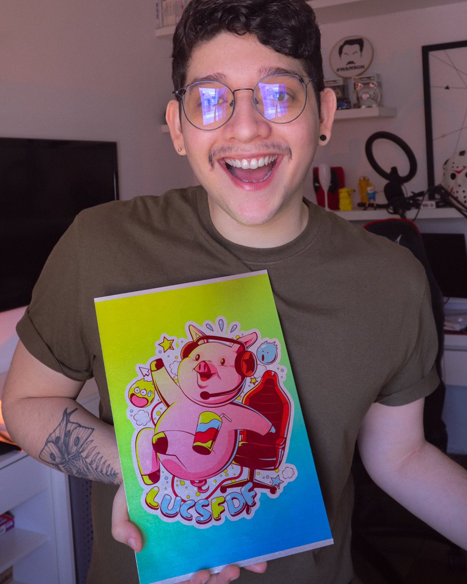 LootsStreamers's tweet photo. Que tal levar um pedacinho da live do @Lucsfdf para a sua casa e, de quebra, decorar seu quarto gamer? Essa placa decorativa do porquinho é uma ótima sugestão!

Confira o produto na loja do Lucs: https://t.co/3MI0sDUVgP https://t.co/ilz9Ksebao