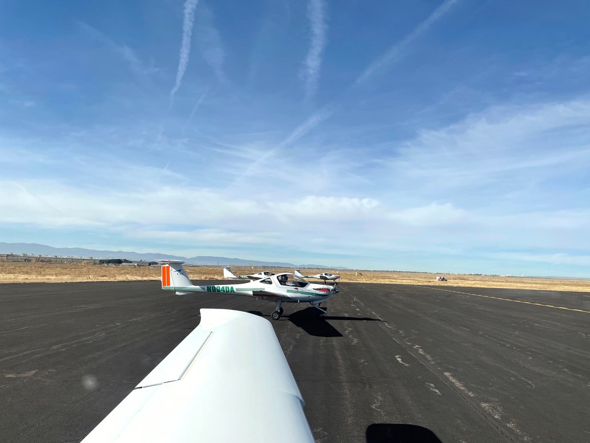 Hey there... Tigers! DA20 = baby Cirrus haha! These Katana in Pueblo take Air Force Cadets to the skies. #airforce #flyingcommunity #flywithia

#learntofly #cirruslife #flight #cirrusaircraft #pilot #airport #aviation #cirrusaircraft #flying  #flightschool #travel #airplane