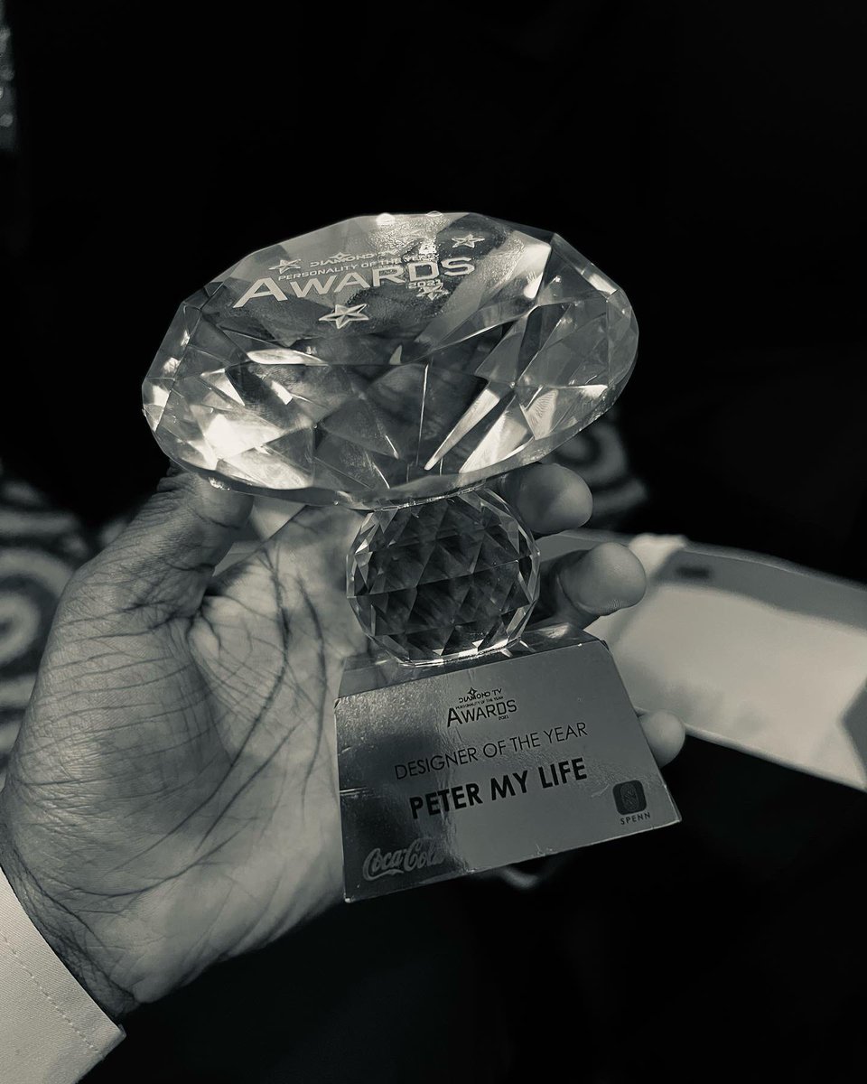petermwansapml's tweet photo. We won!!!!!!!!!! Fashion designer of the year!!!!! Cheers to more wins!!!!!
Thank you for your love and support guys!❤️😊🏆🏆 #houseofpml #petermylife https://t.co/gaNuZx8tcG
