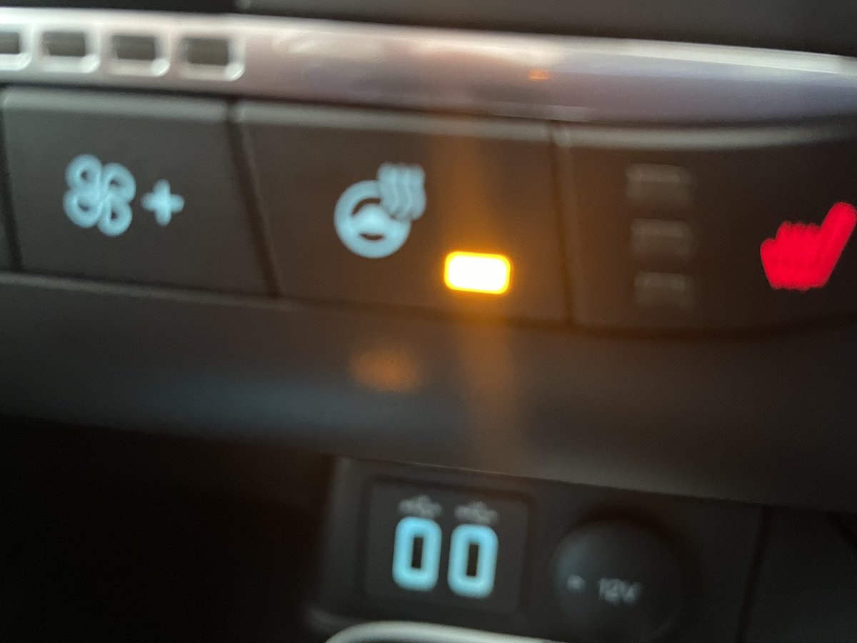 compost50's tweet image. Found a wonderful button on my car today - hands are nice and warm!