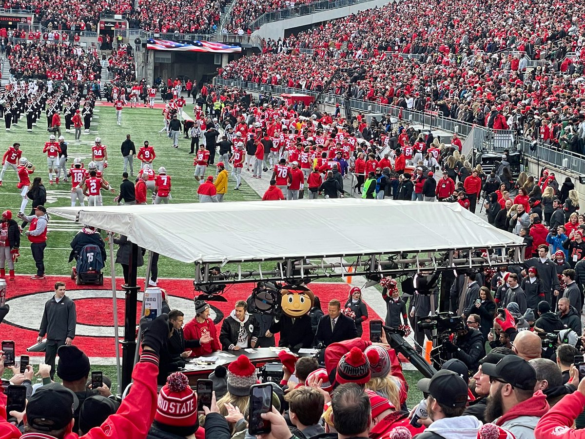LEARFIELD_Tix's tweet photo. College Game Day in Columbus! 🏈

Buckeyes are up BIG‼️

#Partnership | #CollegeFootball https://t.co/6Sppg06Bu2